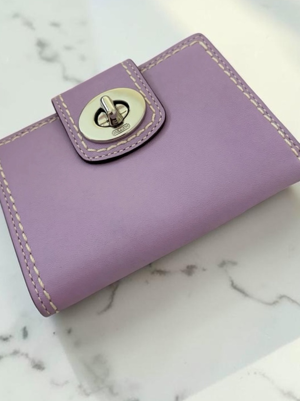 Coach Lilac Purple Leather Bifold Wallet with Turnlock Closure - Picture 2 of 8